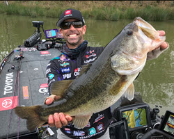 In-Depth Shaky Head Fishing Tips with Mike Iaconelli 