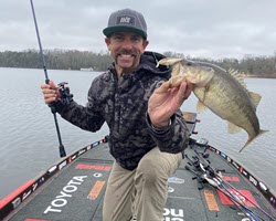 How to Fish a Blade Bait for Bass with Mike Iaconelli 